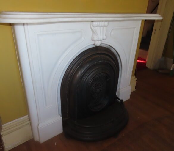 1800s Wataga, Illinois Farmhouse Architectural Salvage Auction